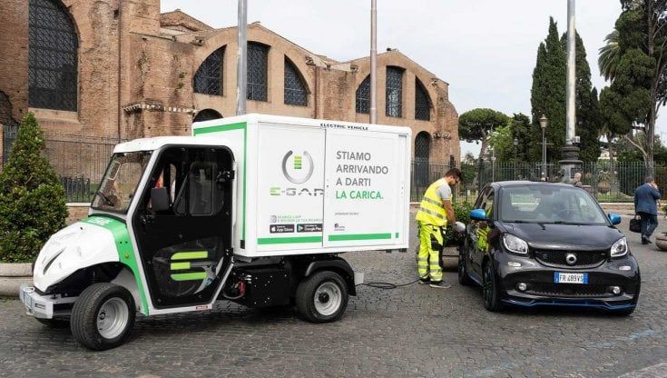 Auto elettrica, arriva la colonnina mobile e la ricarica è a domicilio