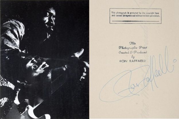 Dalla carta di credito di Madonna ai jeans di James Brown: cimeli all'asta