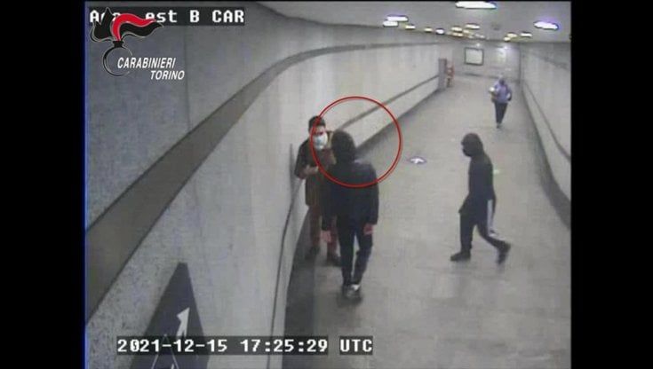 “Mi hanno rotto il naso senza motivo in metroplitana. Nessuno mi ha aiutato”