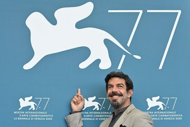 Venezia 77, Pierfrancesco Favino al Lido per 'Padrenostro': "Lo sguardo della nostra generazione sugli anni di piombo"