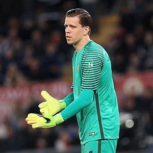 Napoli, altro duello con la Roma: caccia a Szczcesny da giugno
