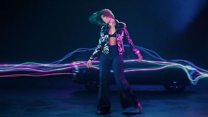 Dua Lipa e i computer della Jaguar: i fan modificano da soli i brani