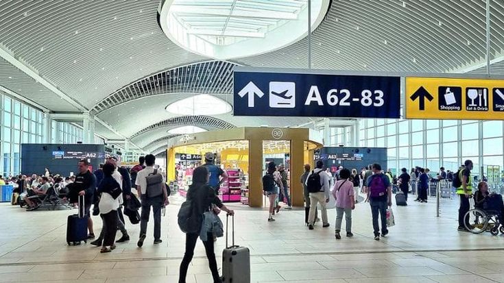 Caramelle prese dalle valigie a Fiumicino, quattro addetti in overdose: erano alla marijuana