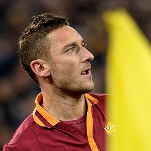 Totti alle Maldive con Ilary e i figli, De Sanctis al lavoro, Castan attende il terzo figlio