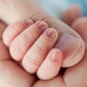 Napoli, visite dermatologiche gratuite per la festa della mamma