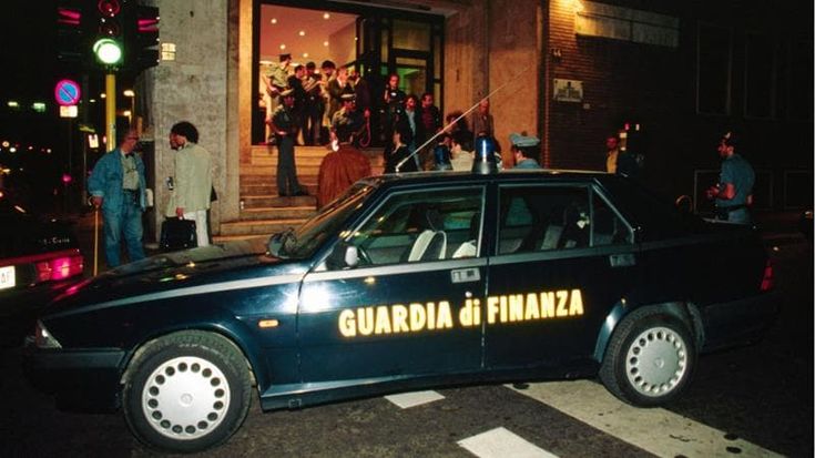 Firenze, riciclaggio in ristoranti e hotel del centro, la Dda ordina 23 perquisizioni. Tra gli indagati anche l’ex portiere Taglialatela