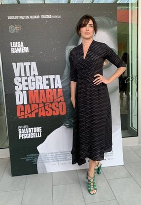 Luisa Ranieri dark lady a Napoli in "Vita segreta di Maria Capasso"