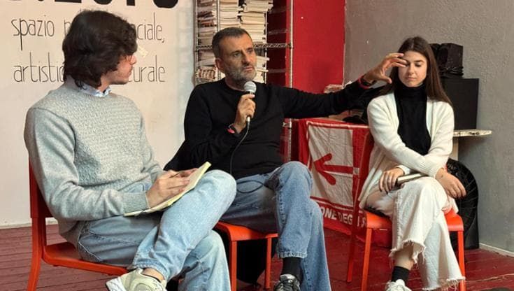 Decaro incontra gli studenti e annuncia il piano per arginare fuga di cervelli: “Restate in Puglia”