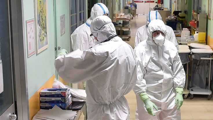 Coronavirus Roma, il racconto. Alla visita medica come palombari
