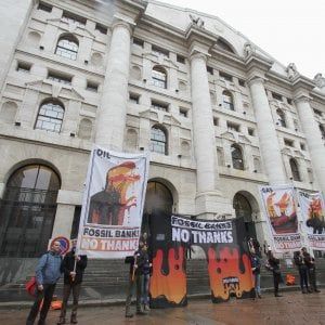 Borse in cauto rialzo con le trimestrali Usa, Milano +0,12%