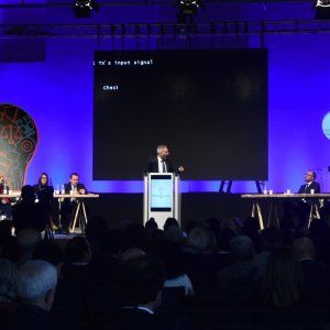 Scintille tra Raciti e Faraone alla Leopolda siciliana