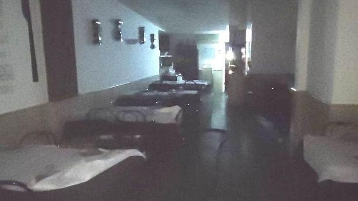 Bari, evacuato ristorante in centro: incendio scoppiato in cucina mentre i clienti erano a cena