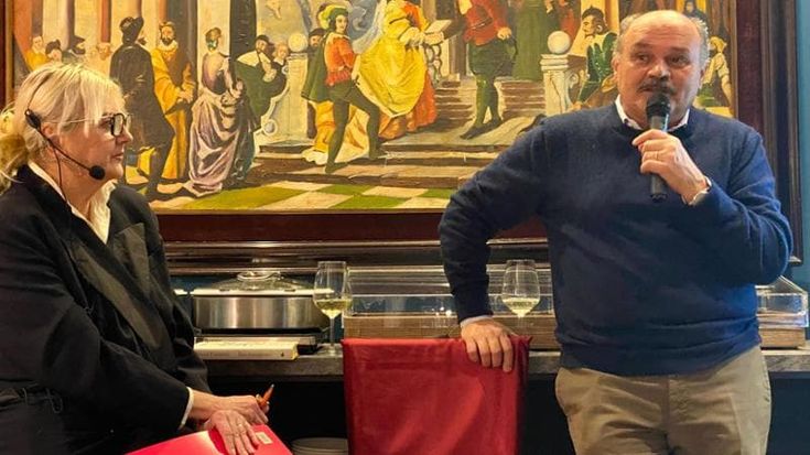 Farinetti: “Porterò Fico in Cina, siamo in trattative avanzate. E voglio vincere il premio Strega”