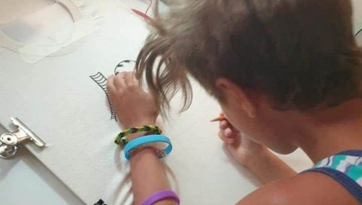 Il pittore quindicenne che ha imparato a disegnare in ospedale