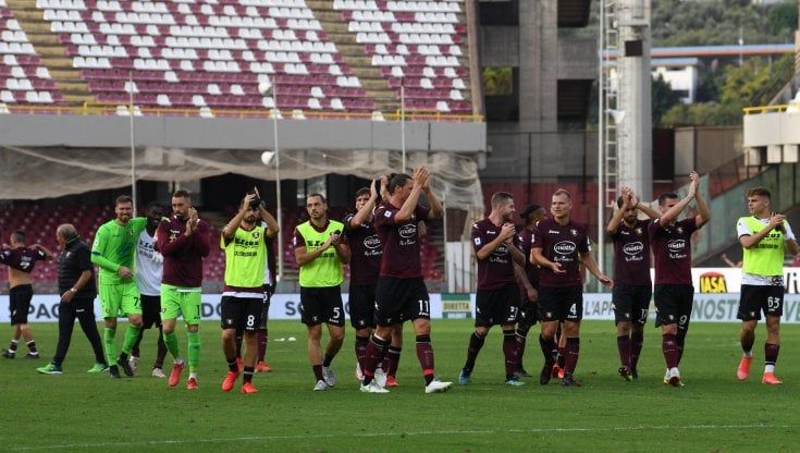 Salernitana, il termine per il passaggio di proprietà si allunga: proroga fino al 15 novembre