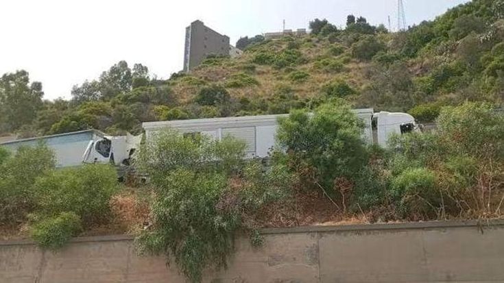 Operai soccorrono un camionista in panne e vengono investiti, l’incidente sulla Messina – Catania