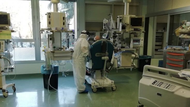 La rinascita di Federico dopo 26 giorni di terapia intensiva, prima gioia: la colazione davanti alla finestra