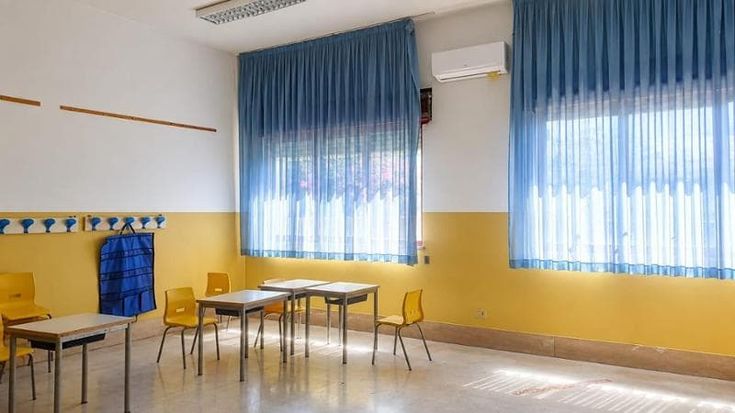 Aule forno, docenti divisi: “Impossibile lavorare così, ma la didattica va garantita”