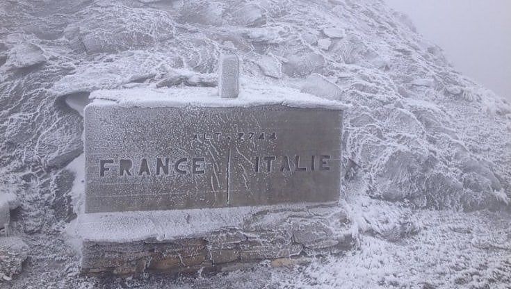 Prima neve tra Piemonte e Francia, chiudono il colle dell'Agnello e quello della Lombarda