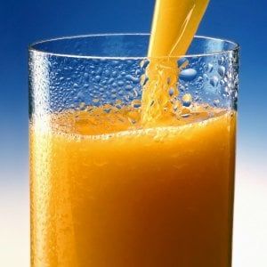 Bambini, ecco perché è importante ridurre i succhi di frutta