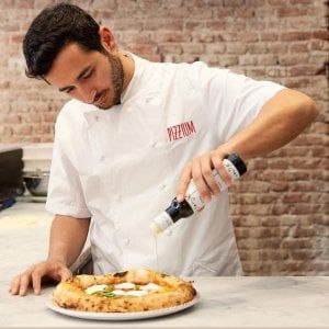 Coronavirus in Lombardia, la solidarietà del ristoratore: "Pizze gratis a medici e infermieri"