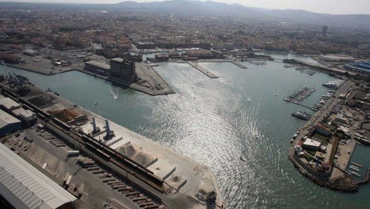 Così la ‘ndrangheta governava il porto di Livorno, le rotte della cocaina