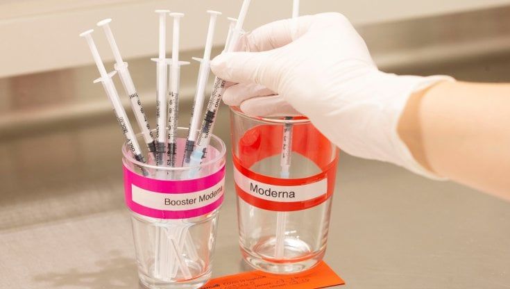 Guida alla terza dose, nel Lazio si anticipa al 22 novembre.  Ecco come e dove prenotare
