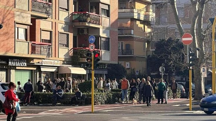 Ostia, la guerra delle frappe: Simona le vende a 43 euro al chilo. E spunta la Casa del Tramezzino