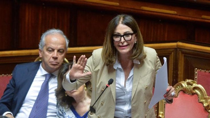 Santanchè, indagata anche senza avviso di garanzia