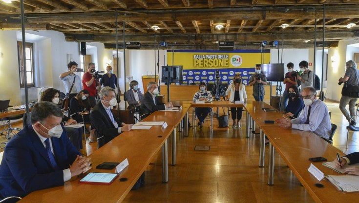 Sui licenziamenti  Pd e 5 Stelle aprono. Il governo va verso  lo sblocco selettivo