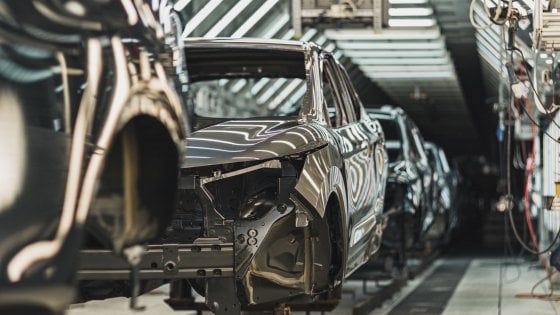 "Troppi richiami e auto complesse". Ecco perchè cresce il costo dell'assicurazione