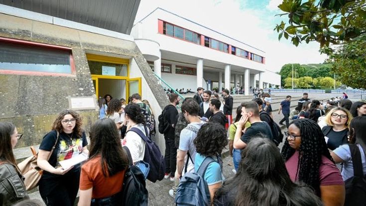 La velocità della Ferrari, don Abbondio e tanta biologia, chimica e matematica. Ecco i test per entrare a Medicina
