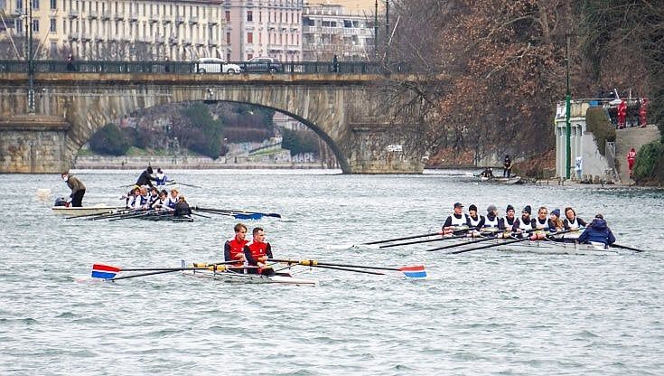 Canottaggio d'inverno, la Torino che rema sul Po finisce sulle riviste internazionali 