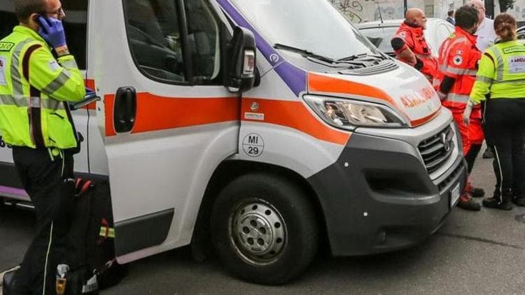 Due accoltellati in poche ore a Torino, uno degli aggressori è ancora in fuga
