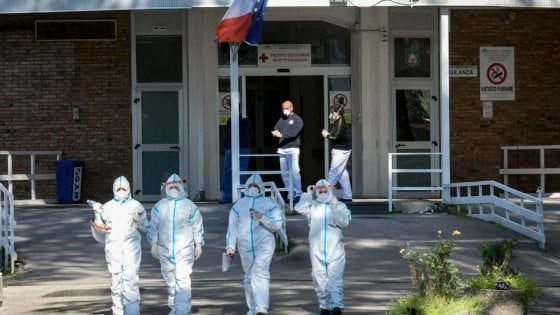 Covid Campania, impennata di ottobre: posti esauriti al Cotugno