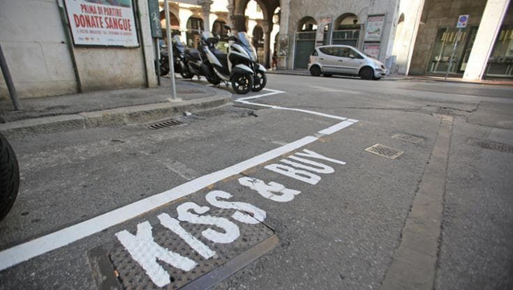 Via i posteggi Kiss&Buy. arrivano le nuove rastrelliere per le bici