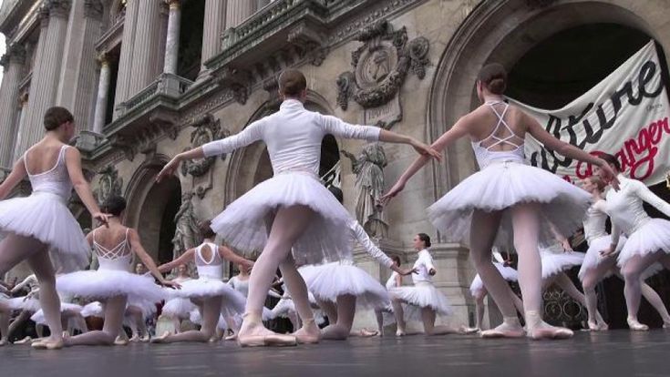 Turismo sotto scacco, ma a Parigi in sciopero c’è anche chi guadagna