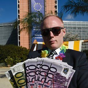 Fisco, stretta Ue: "Le multinazionali dichiarino la loro attività Paese per Paese"