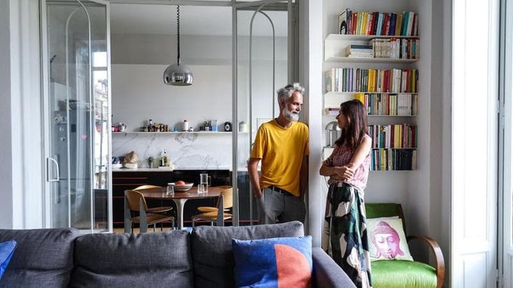 Tibaldi, tra lavoro e vita le case scrivono romanzi con le tracce del passato