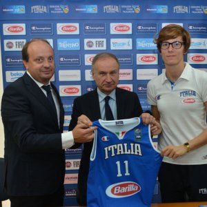 Basket, Capobianco per il nuovo corso donne. Petrucci: ''Chi non vuole azzurro non giochi''
