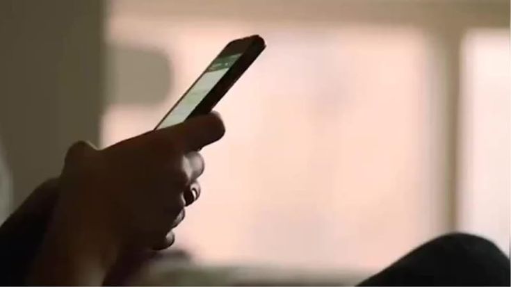 Giornalista arrestato per pedopornografia: sul cellulare foto di altri minori. L’ipotesi di una rete