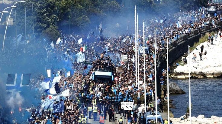 Napoli, effetto scudetto: 500mila turisti, affari per milioni
