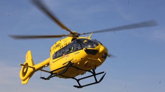 Bergamo: auto si ribalta in autostrada, muore una donna