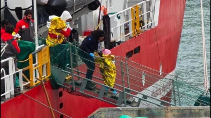 Alarmphone: solo 3.000 i migranti soccorsi dalle ong nel 2026. Nuova rotta dalla Libia verso Creta