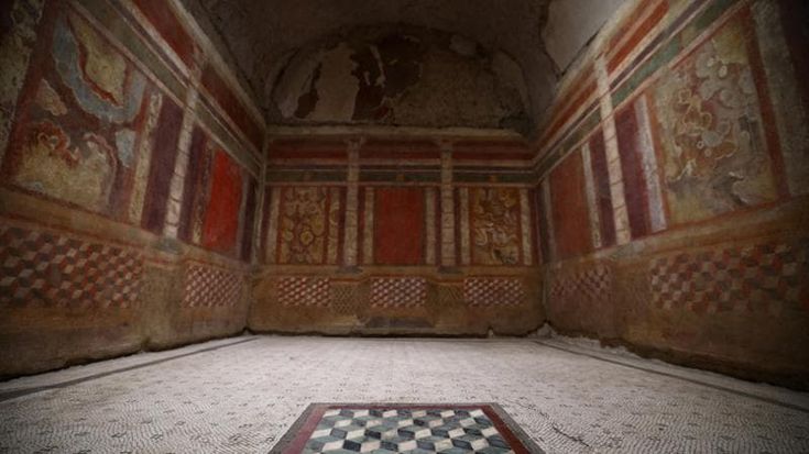 Mosaici, stucchi e marmi: apre la Casa dei Grifi, ma il tour è da remoto