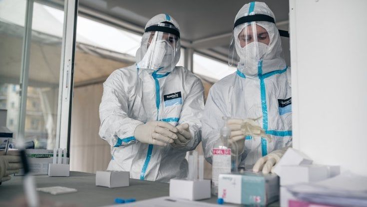 Coronavirus, il bollettino di oggi 12 gennaio: 791.734 vaccinati,  14.242 nuovi casi con 141.641 tamponi. I morti sono 616