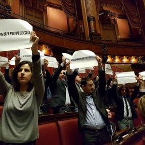 Massimo De Rosa (M5S): "Vitalizi, una protesta sacrosanta, la Camera continuerà a spendere 211 milioni"