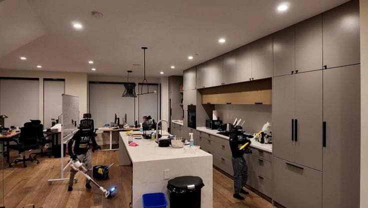 A San Francisco si possono noleggiare robot umanoidi per pulire casa: costano 25 euro l'ora