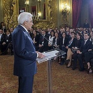 Mattarella a giovani toghe: "Non smarrire mai senso del limite"
