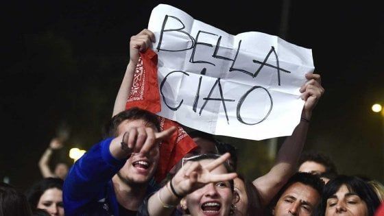 Napoli verso il 25 Aprile: manda a “Repubblica” il tuo video cantando "Bella ciao"